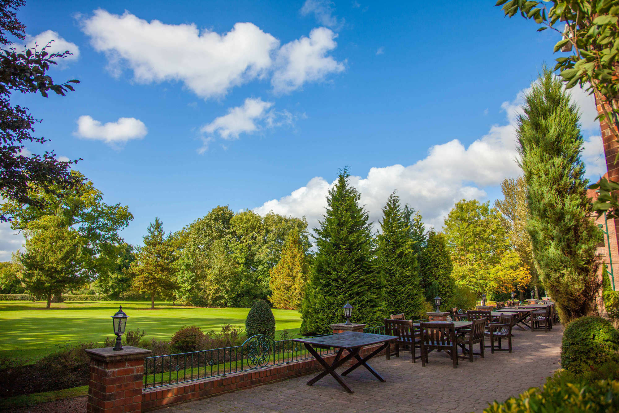 Готель Aldwark Manor Estate Екстер'єр фото